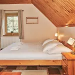 Pod šerákem Casa de hóspedes Ostružná