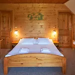 Pod šerákem Casa de hóspedes 3*