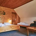 Pod šerákem 3*