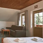 Pod šerákem Casa de hóspedes 3*